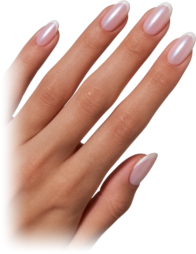 Mano con uñas almendra glazed perladas con french fino